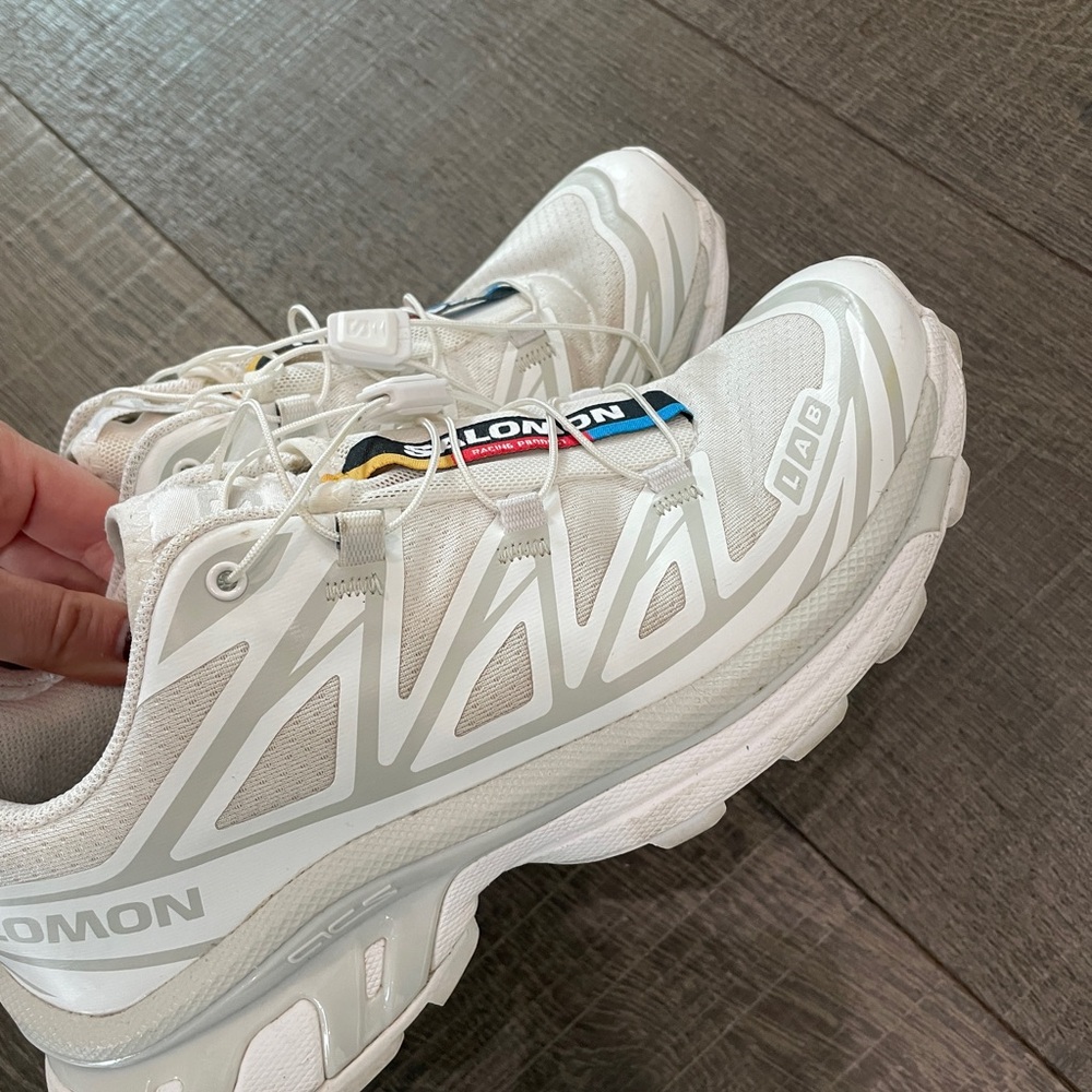 Salomon XT-6 
Unisex Sportstyle White Sneaker